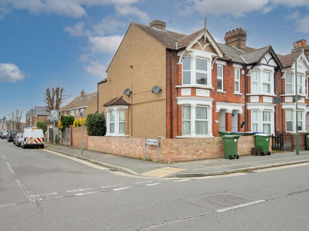 2 bed flat to rent in Oaklands Road, Bexleyheath, Kent DA6, £1,350 pcm Zoopla