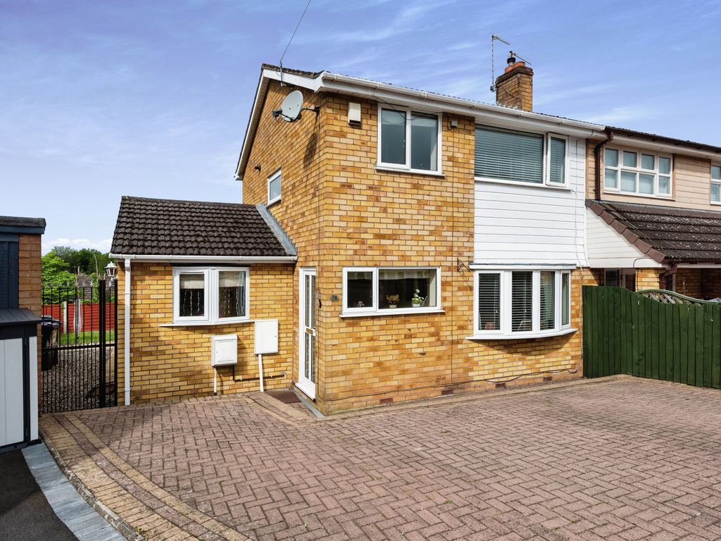 3 bed semidetached house for sale in Birchlands, Bridgnorth WV15 Zoopla