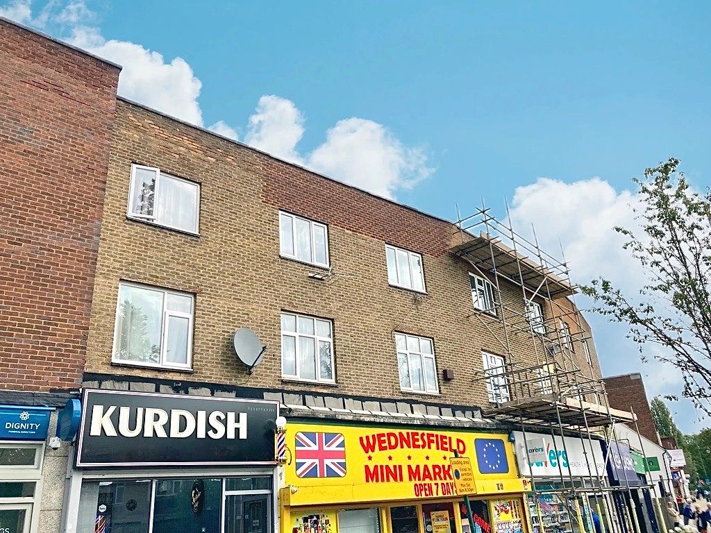 2 bed flat to rent in High Street, Wednesfield, Wolverhampton WV11, £