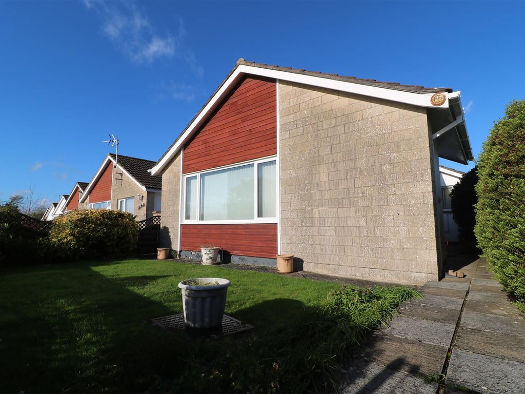 3 bed detached bungalow for sale in Boundary Walk, Trowbridge BA14, £