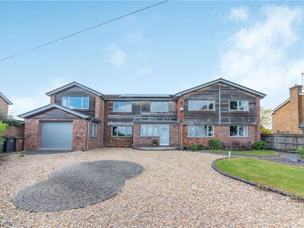 5 bed detached house for sale in Queenwood Rise, Broughton, Stockbridge