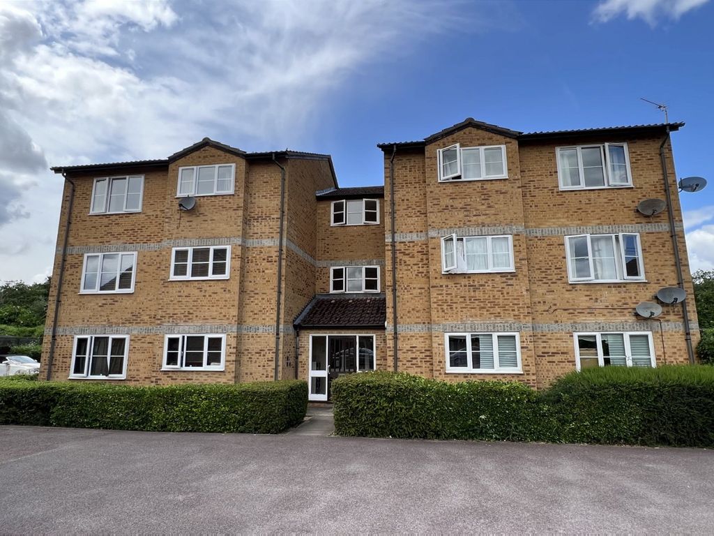1 bed flat for sale in Kestrel Way, Bicester OX26 Zoopla