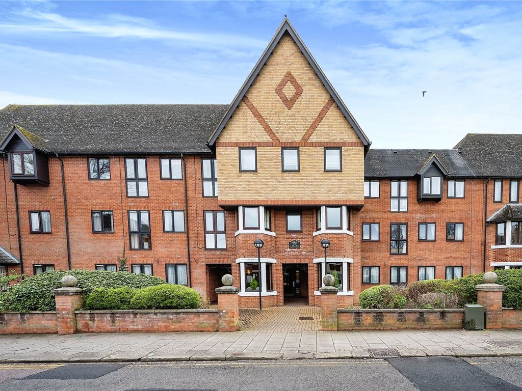 2 bed flat for sale in Linden Road, Bedford MK40, £115,000 Zoopla