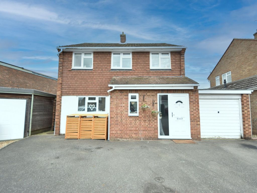 4 bed detached house for sale in Churchill Close, Flackwell Heath, High