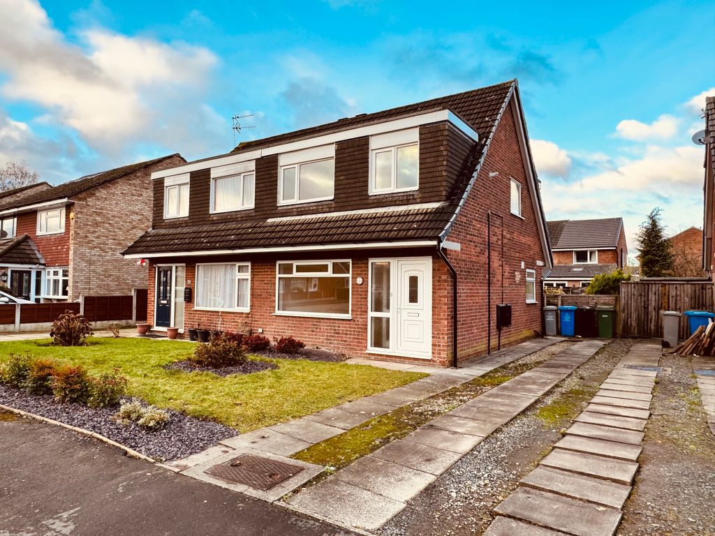 3 bed semidetached house to rent in Newgate Road, Sale M33, £1,525 pcm