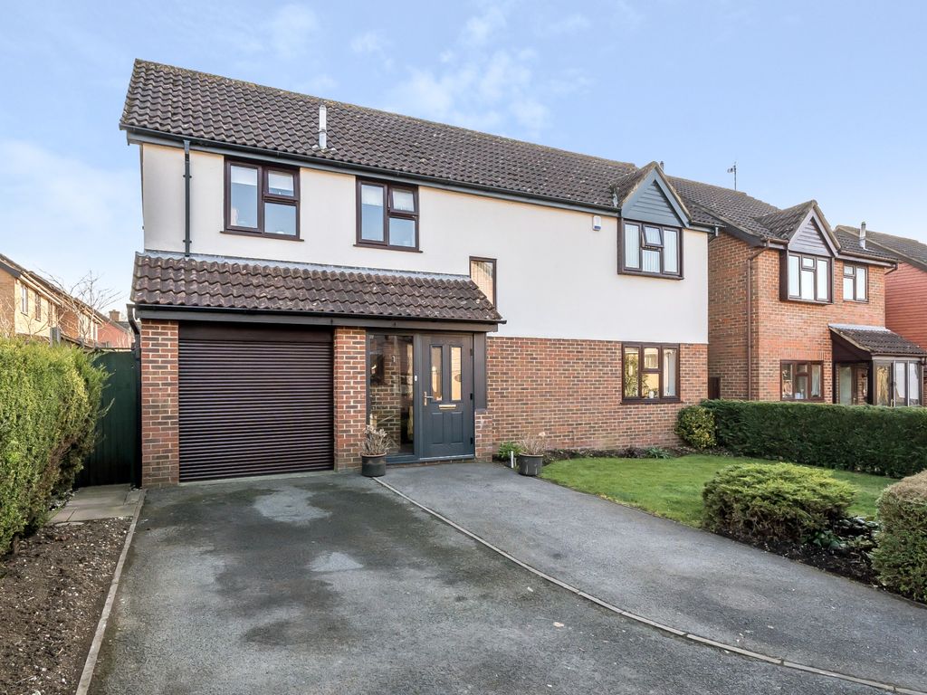 4 bed detached house for sale in Loveridge Close, Andover SP10 Zoopla