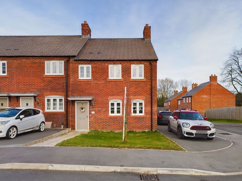 3 bed end terrace house for sale in Mollett Drive, Ironbridge, Telford