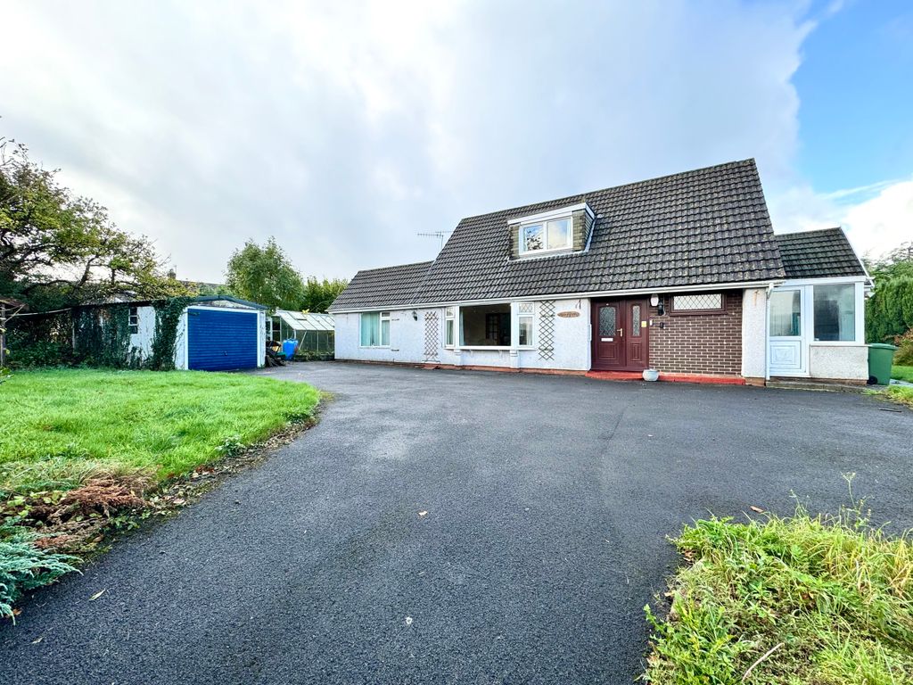 4 bed detached bungalow for sale in MaesYGarreg, High Street, Hirwaun
