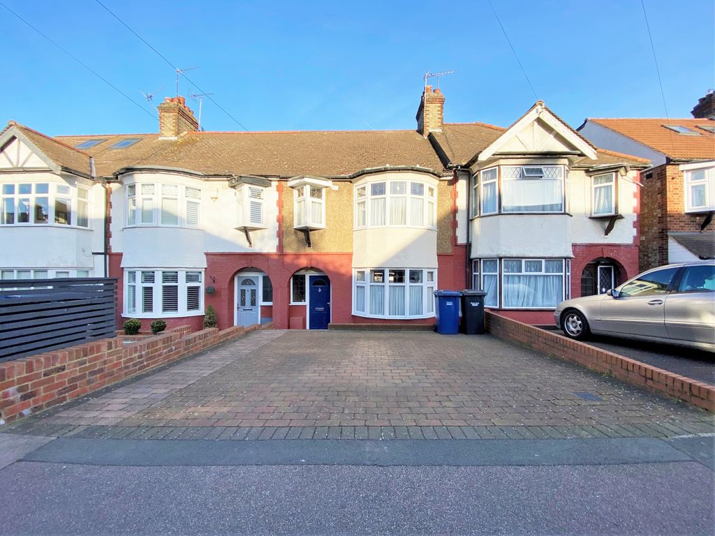 3 bed terraced house for sale in Woodfield Drive, East EN4 Zoopla