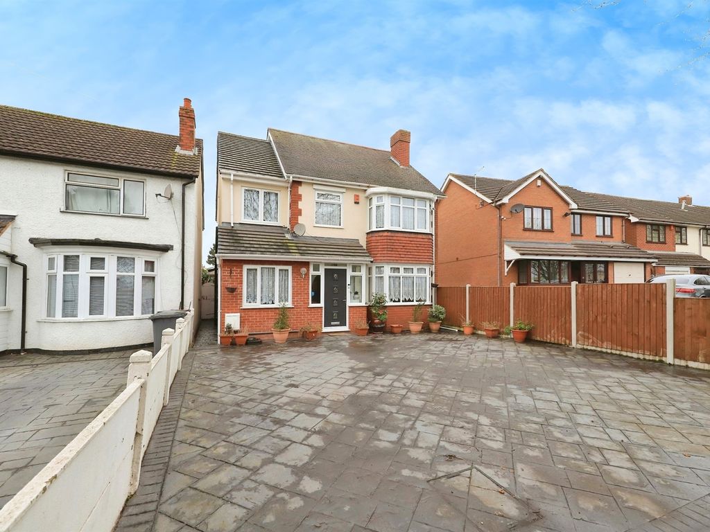 4 bed detached house for sale in Birmingham New Road, Lanesfield
