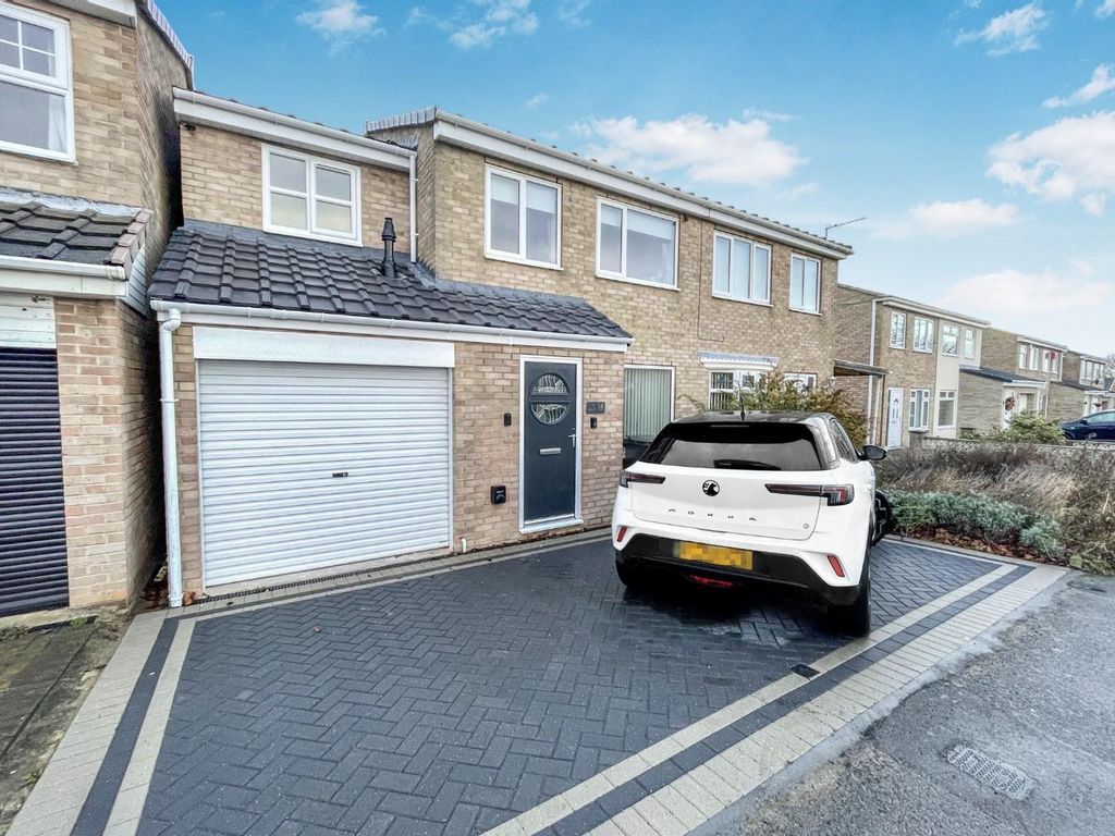 4 bed semidetached house for sale in Catcote Road, Fens, Hartlepool