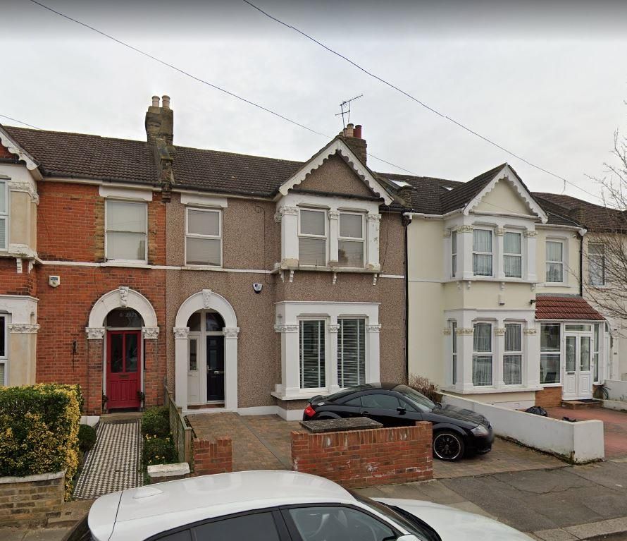 2 bed flat to rent in Airthrie Road, Goodmayes, Ilford IG3 Zoopla
