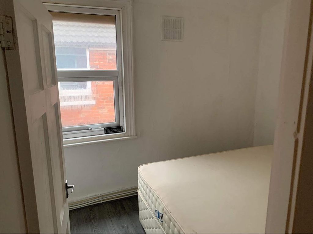 1 bed flat to rent in Hessle Road, Hull HU4, £395 pcm Zoopla