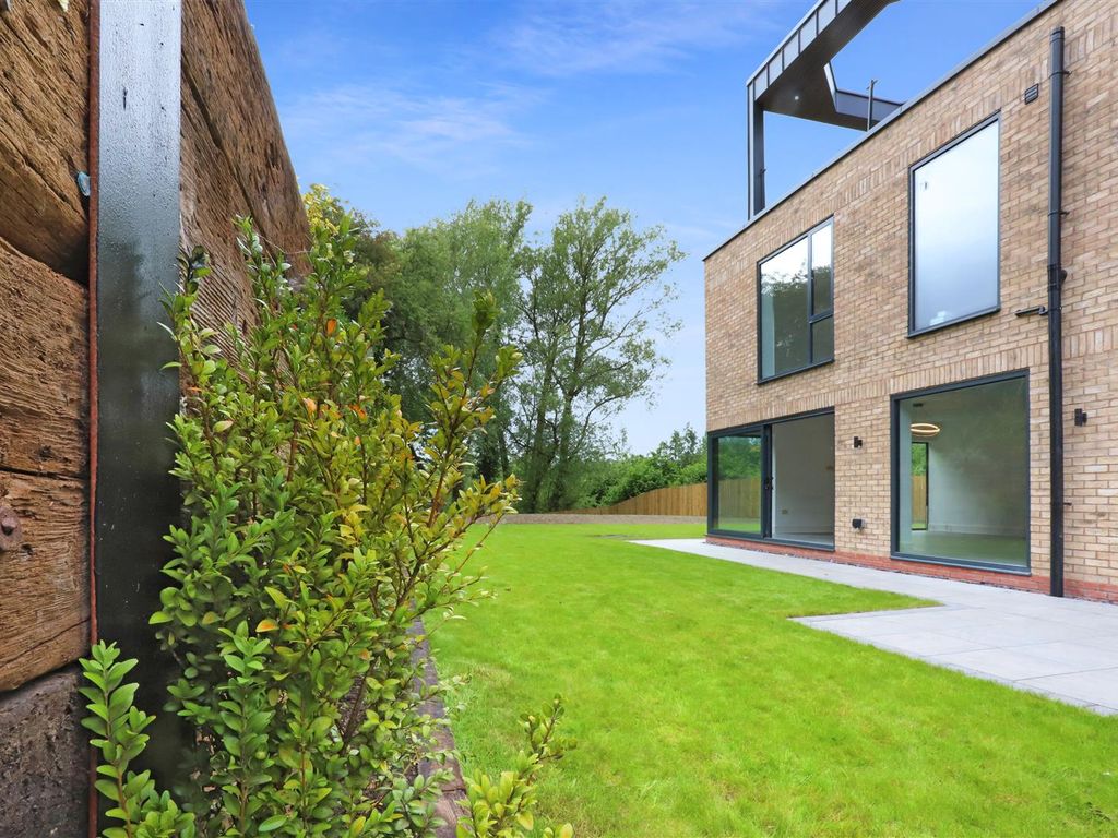 5 bed property for sale in Hardy Lane, Chorlton Cum Hardy, Manchester