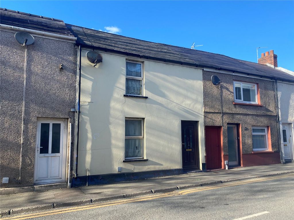 3 bed terraced house for sale in Richmond Terrace, Carmarthen