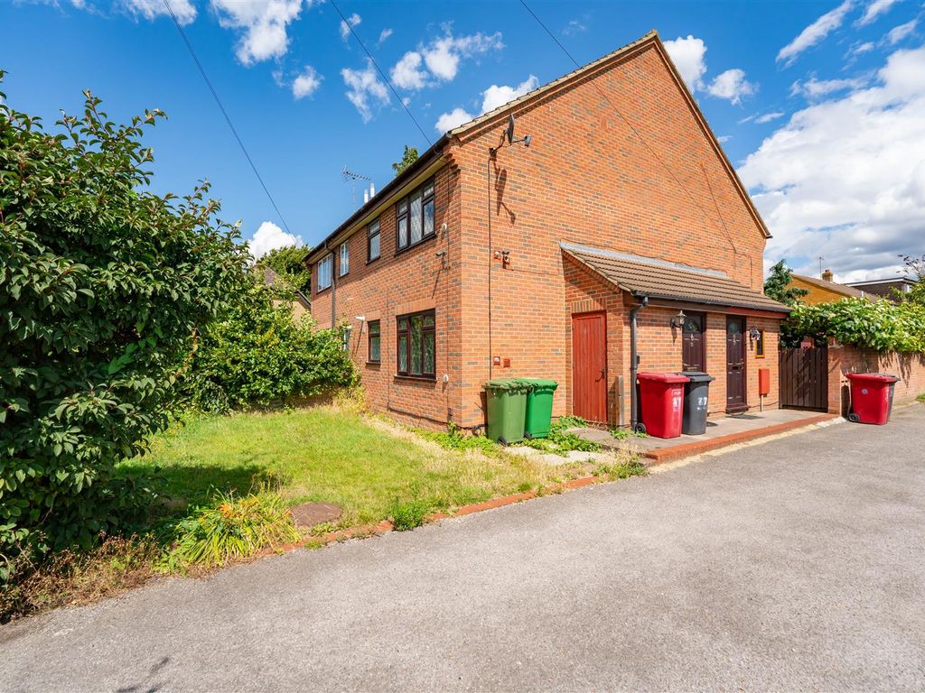 1 bed end terrace house for sale in Sherborne Close, Colnbrook, Slough