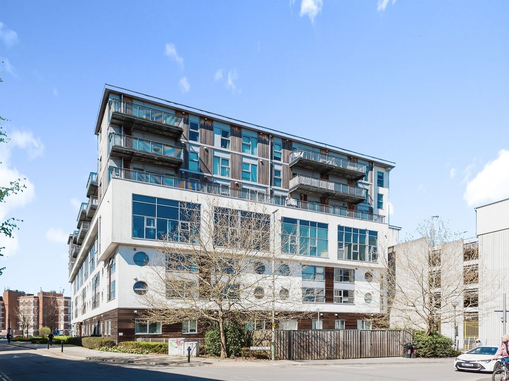 2 bed flat for sale in Beckhampton Street, Swindon SN1 Zoopla