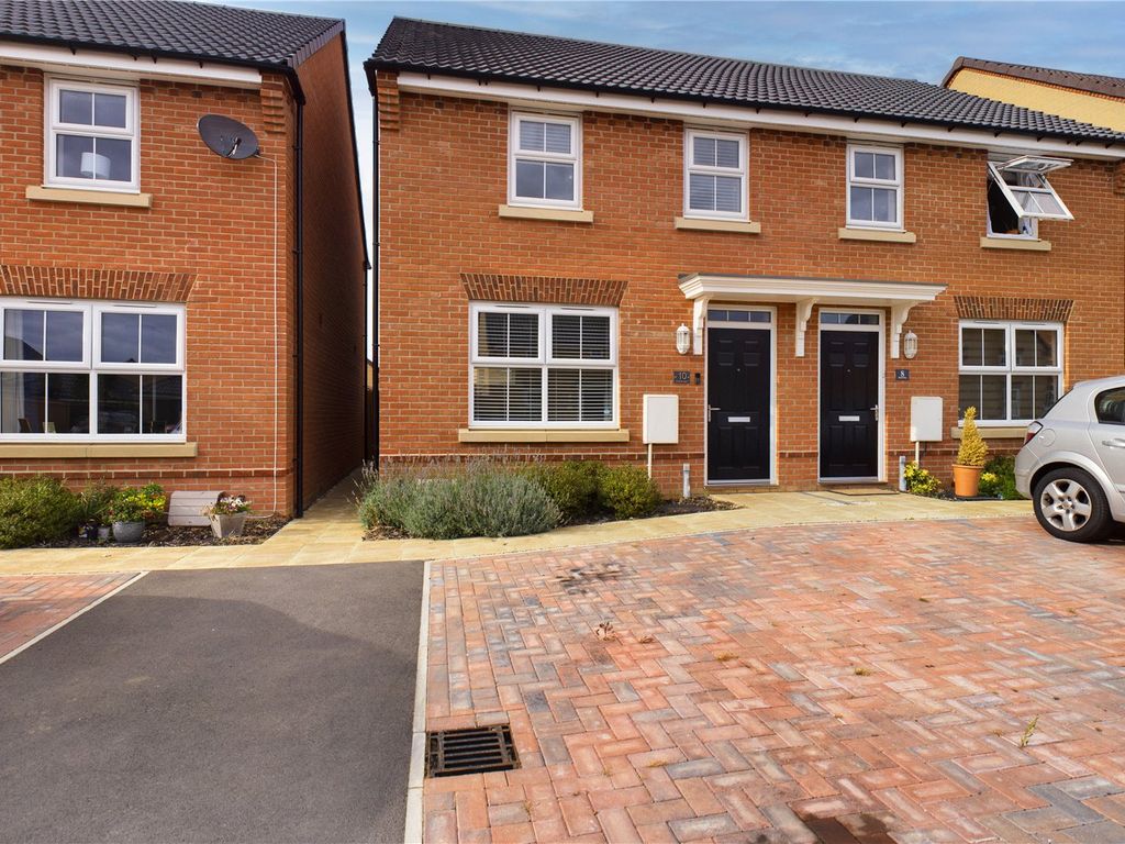 3 bed semidetached house for sale in Saxon Way, Warboys, Huntingdon