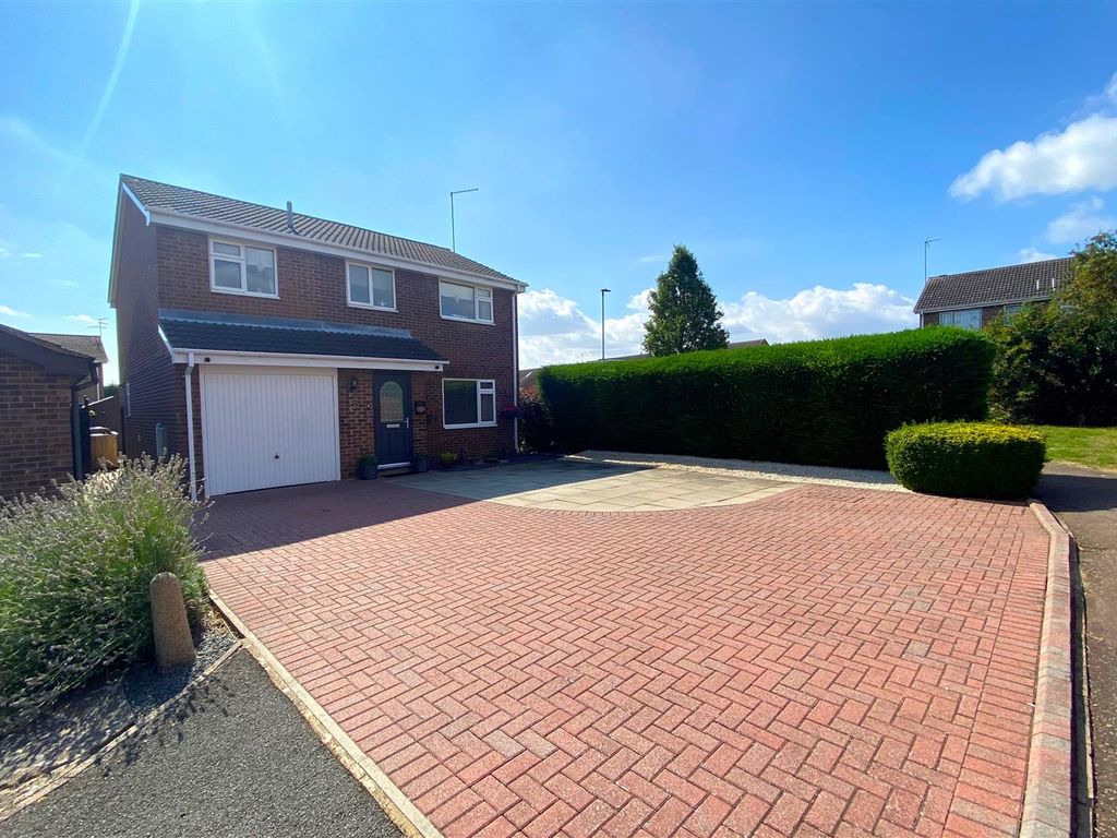 Eskdale Close, Gunthorpe, Peterborough PE4  