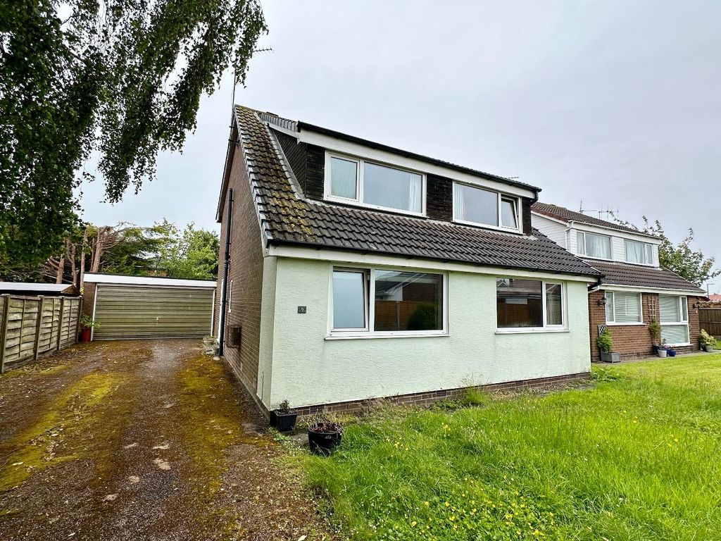 4 bed detached house for sale in Penny Farthing Lane, Thornton