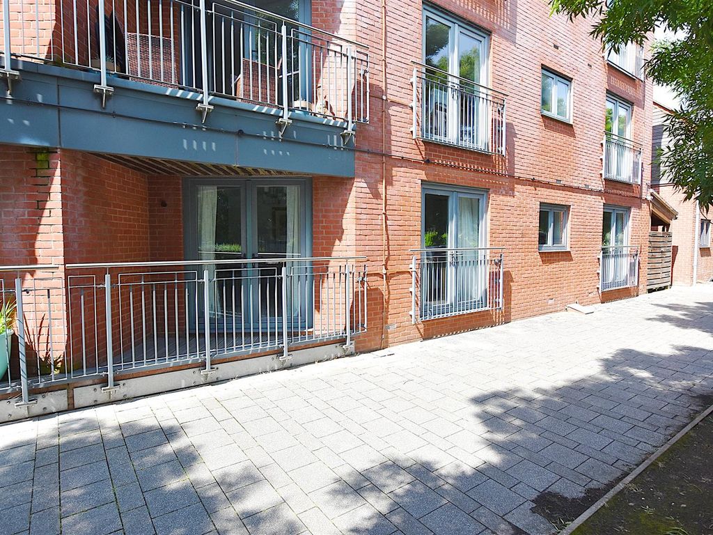 2 bed flat for sale in Pollard Court, Basin Road, Diglis, Worcester WR5