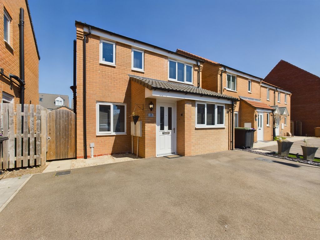 3 bed detached house for sale in Furnace Close, North Hykeham, Lincoln