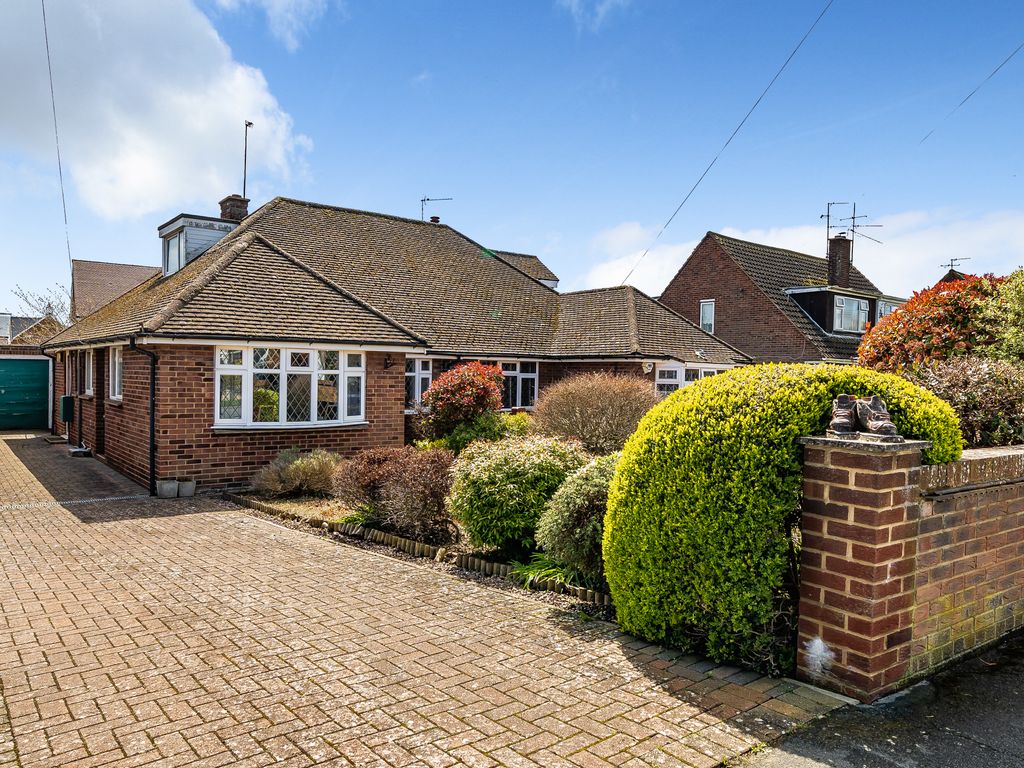 3 bed semidetached bungalow for sale in Willis Road, Haddenham