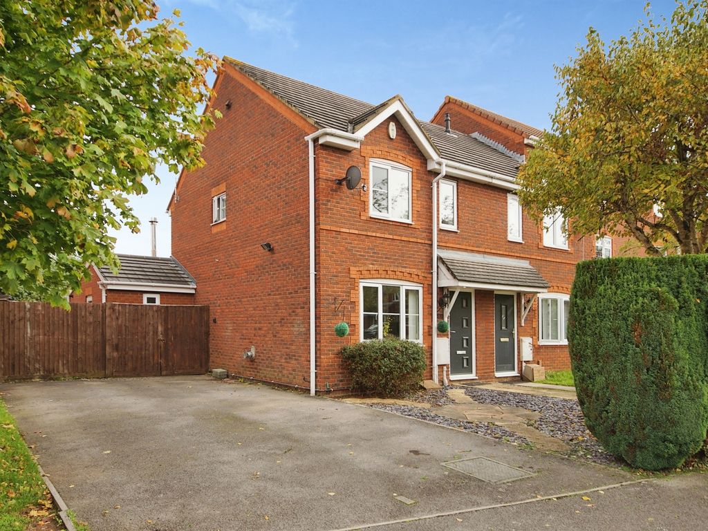 3 bed end terrace house for sale in Church Farm Road, Emersons Green