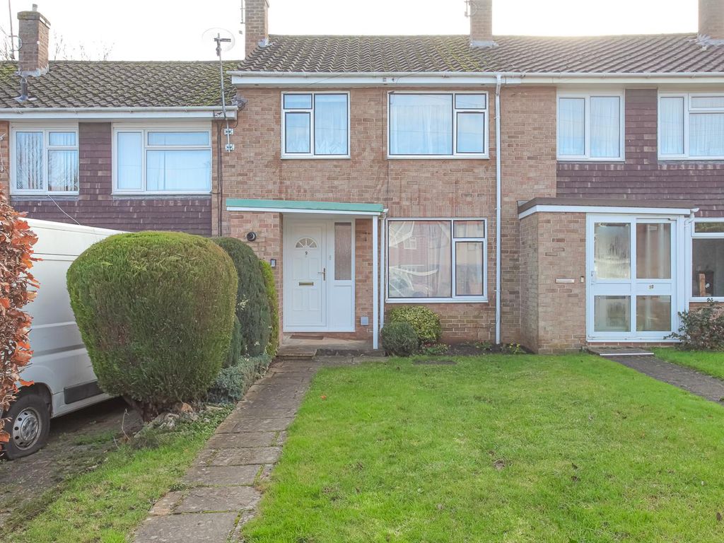 3 bed terraced house for sale in Vineyard Close, Banbury OX16, £295,000