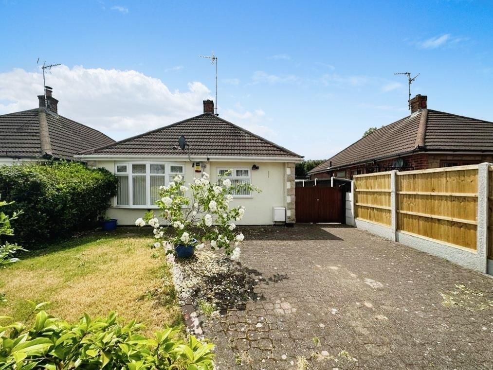 3 bed bungalow for sale in Harby Avenue, SuttonInAshfield NG17, £