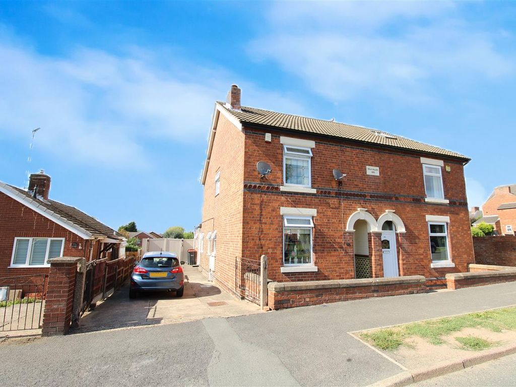 3 bed semidetached house for sale in Victoria Road, Selston