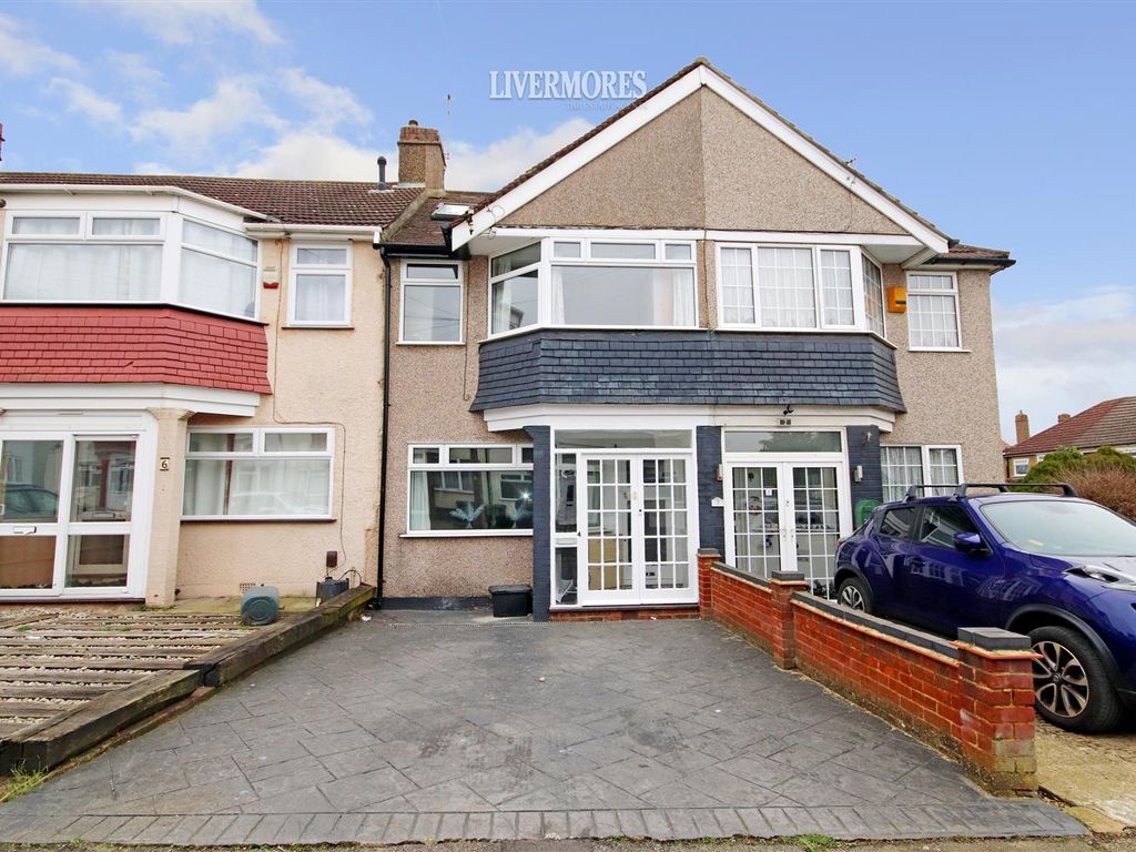 3 bed terraced house for sale in Kingswood Close, Dartford DA1, £