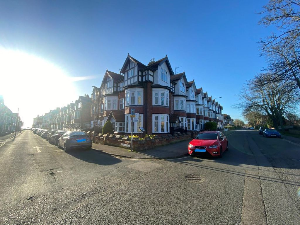 6 bed end terrace house for sale in Rutland Street, Filey YO14 Zoopla