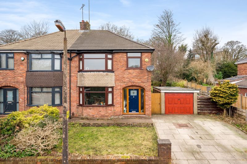 3 bed semidetached house for sale in Timberbottom, Bradshaw, Bolton