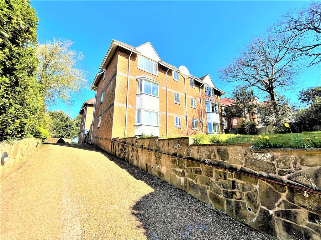 2 bed flat for sale in Hastings Road, BexhillOnSea TN40 Zoopla