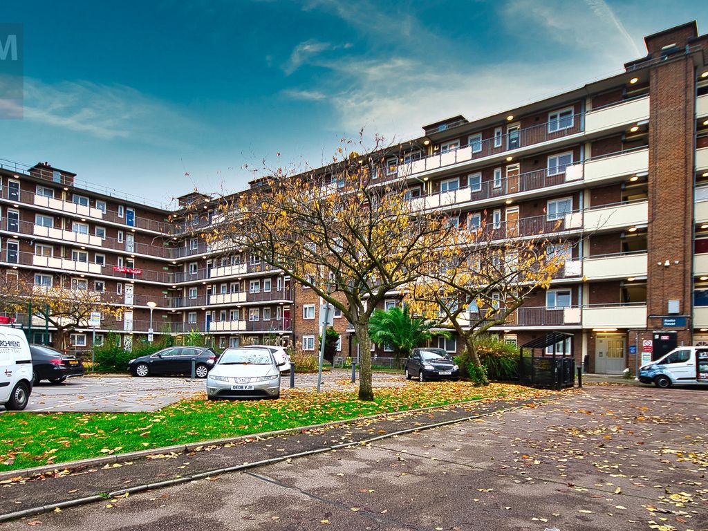 3 bed flat to rent in Grove Road, Victoria Park, Mile End, Bethnal