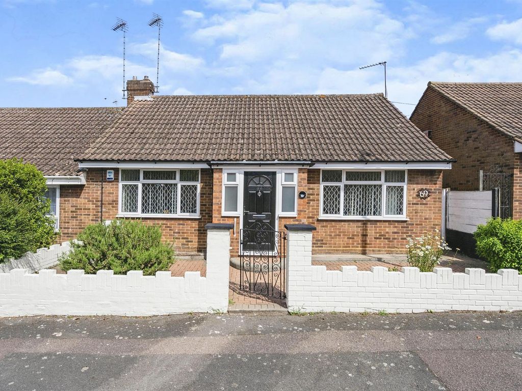 The Avenue, Luton LU4  