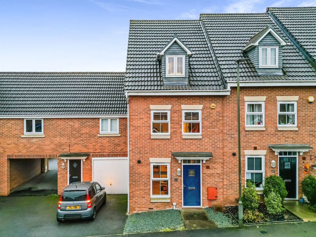 3 bed town house for sale in Charnos Street, Ilkeston DE7, £220,000