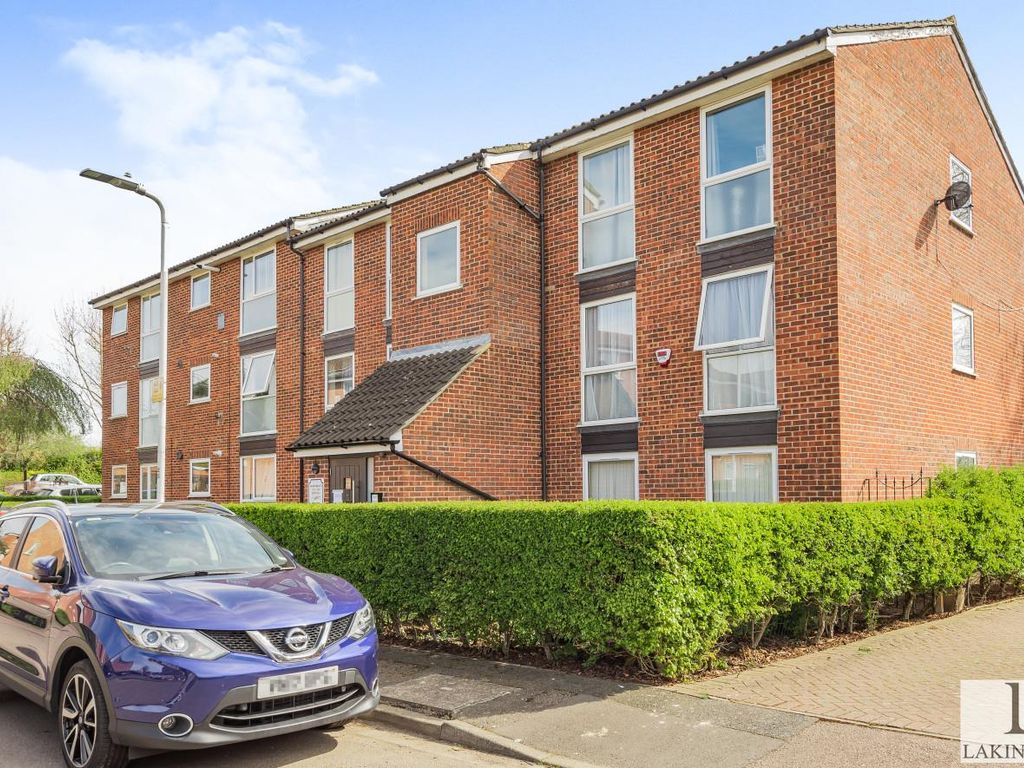 2 bed flat for sale in Aylsham Drive, Uxbridge UB10, £290,000 Zoopla