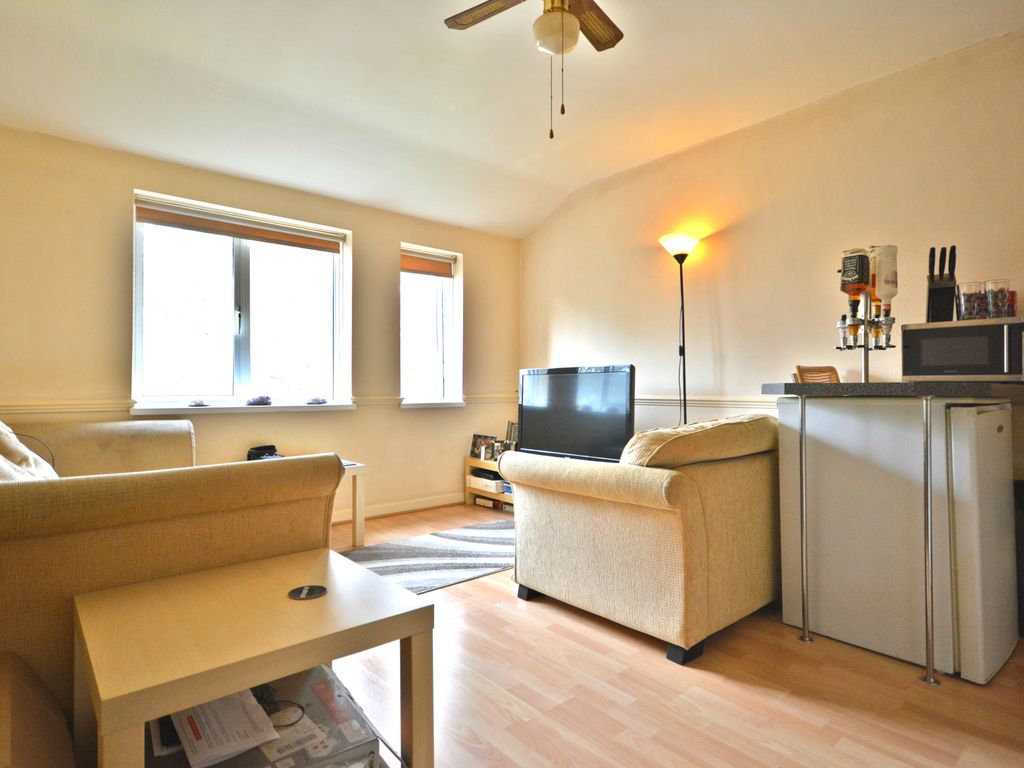 1 bed flat to rent in Mount Lane, Bracknell RG12, £800 pcm Zoopla