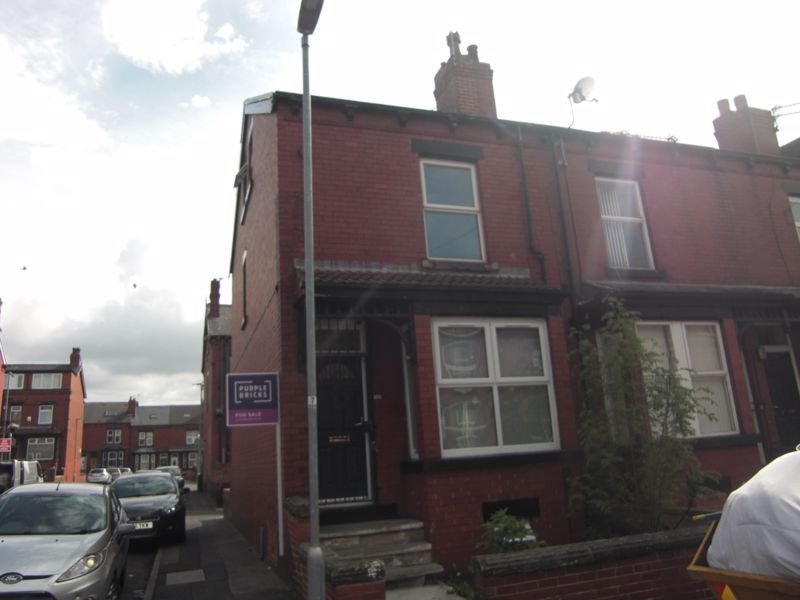 4 bed terraced house to rent in Burlington Road, Holbeck, Leeds LS11