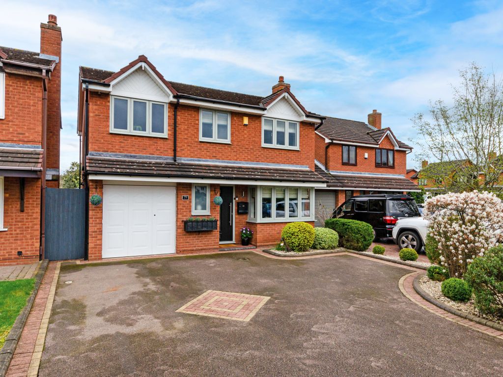 4 bed detached house for sale in Lindisfarne, Glascote, Tamworth B77, £