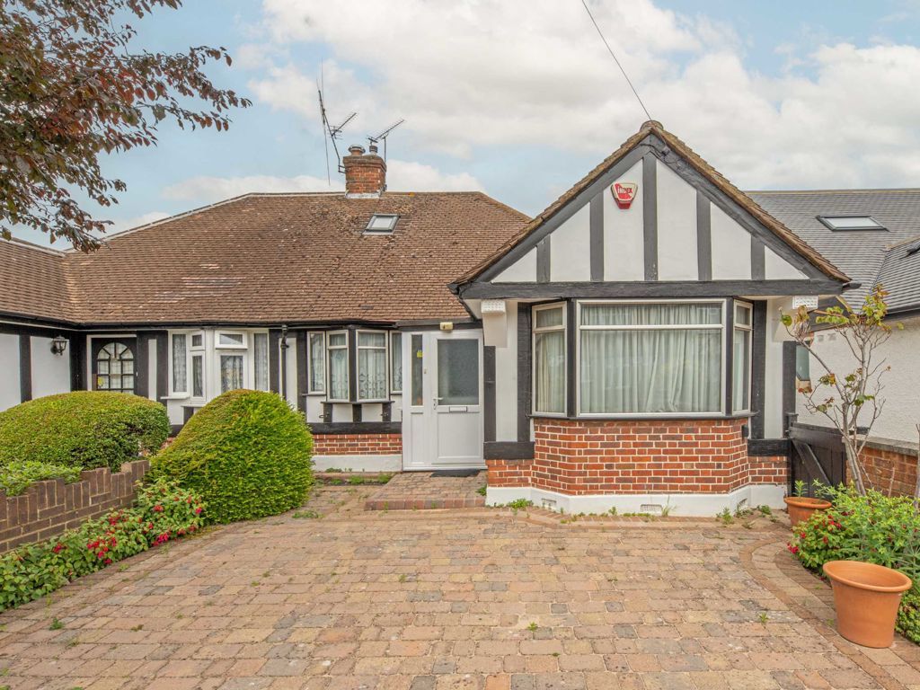 3 bed bungalow for sale in Bridge Way, Whitton, Twickenham TW2 Zoopla