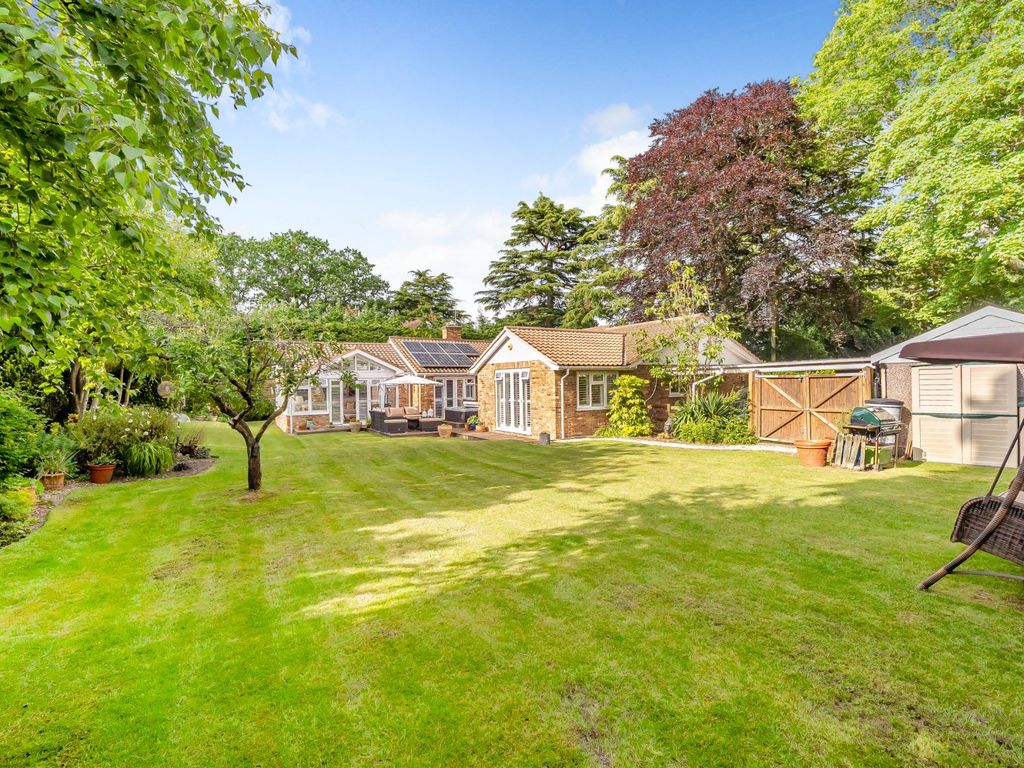 4 bed bungalow for sale in Pyrford Heath, Pyrford, Woking GU22, £