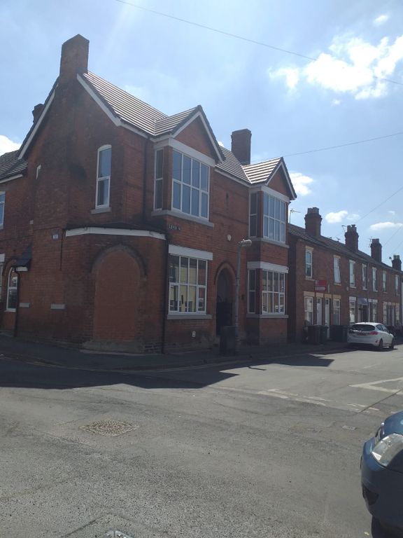 12 bed end terrace house to rent in Lime Street, Wolverhampton WV3, £