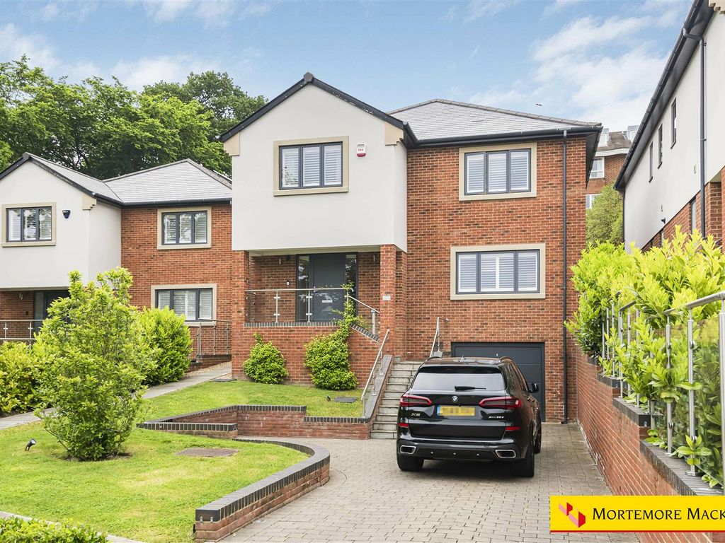 4 bed detached house for sale in The Coppice, Enfield EN2, £1,400,000