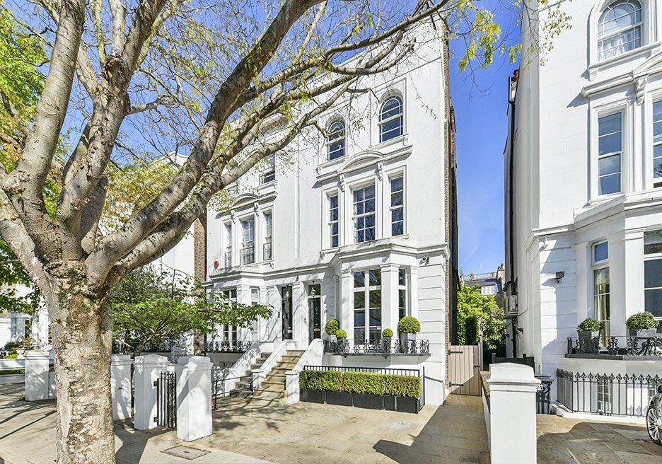 4 bed semidetached house for sale in Scarsdale Villas, Kensington