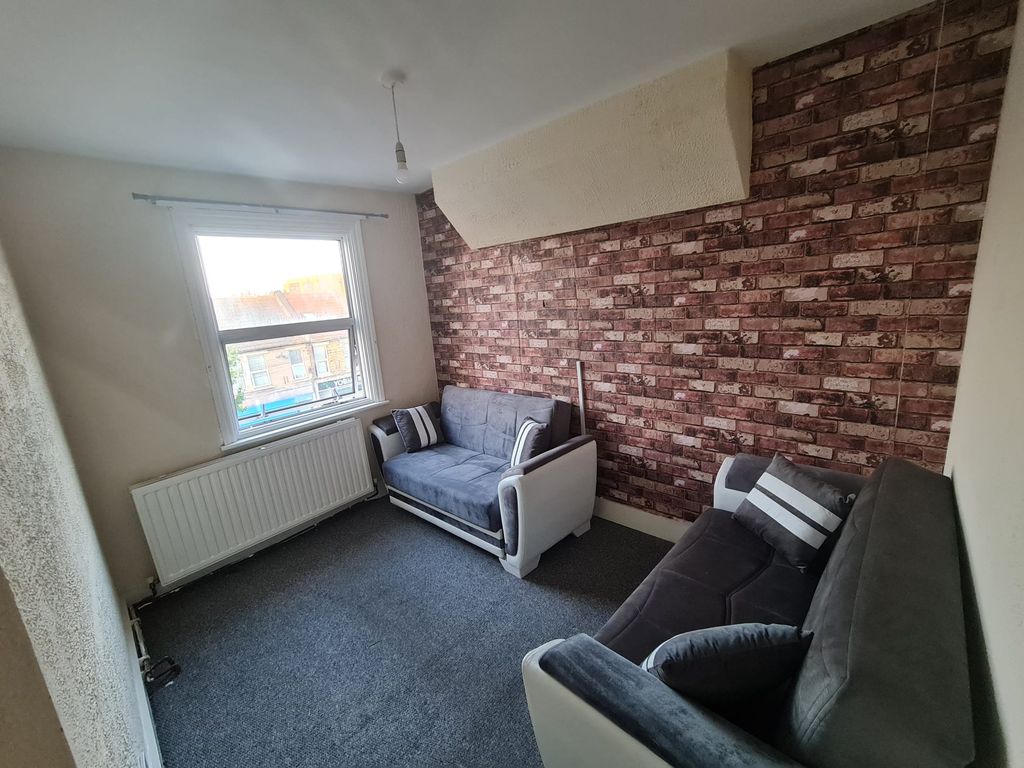 1 bed flat to rent in Vicarage Road, Leyton, London E10, £1,450 pcm