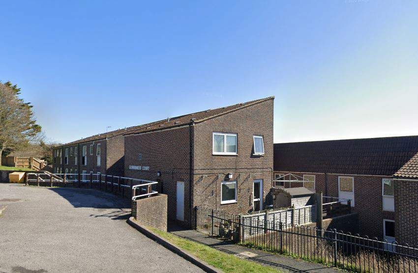 1 bed flat to rent in Guinness Court, Iveagh Crescent, Newhaven BN9, £