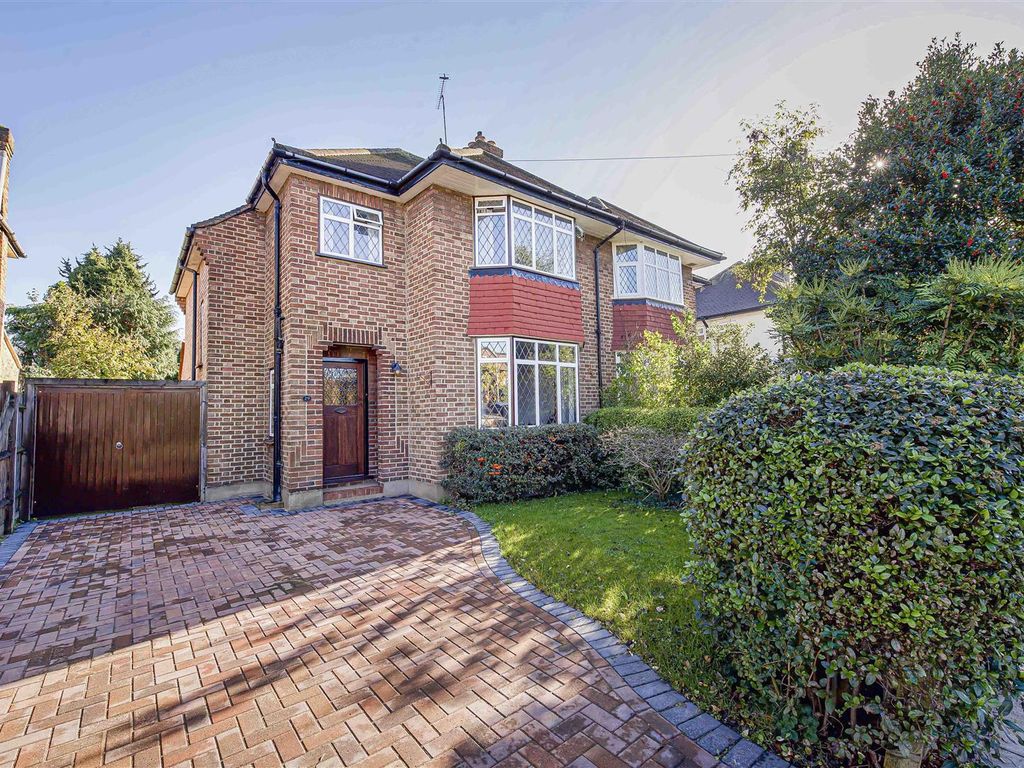 3 bed semidetached house for sale in Hamilton Road, Cowley, Uxbridge
